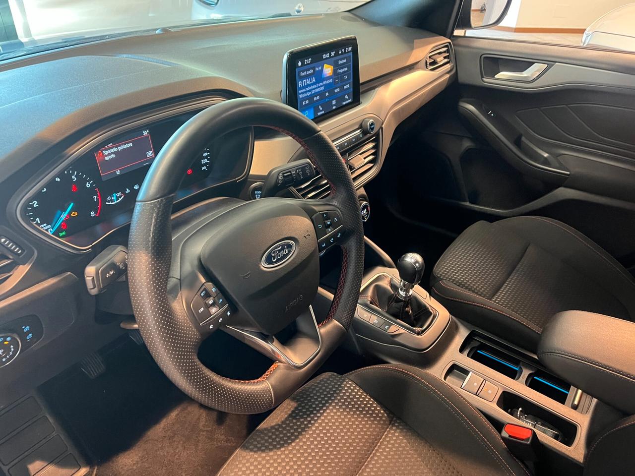 Ford Focus 1.0 EcoBoost Hybrid 125 CV 5p. ST-Line