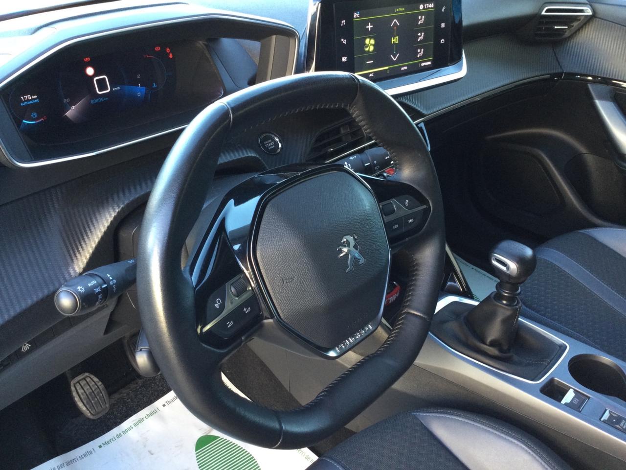 Peugeot 2008 PureTech 130 S&S Allure Pack
