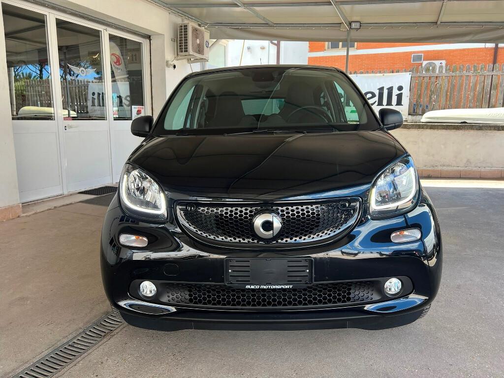 Smart Forfour 1.0 71 CV Total Black 30.000KM!