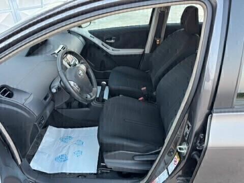 Toyota Yaris 1.3 5 porte Navi