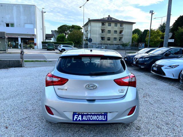 HYUNDAI i30 1.6 CRDi 5p. Comfort A/T