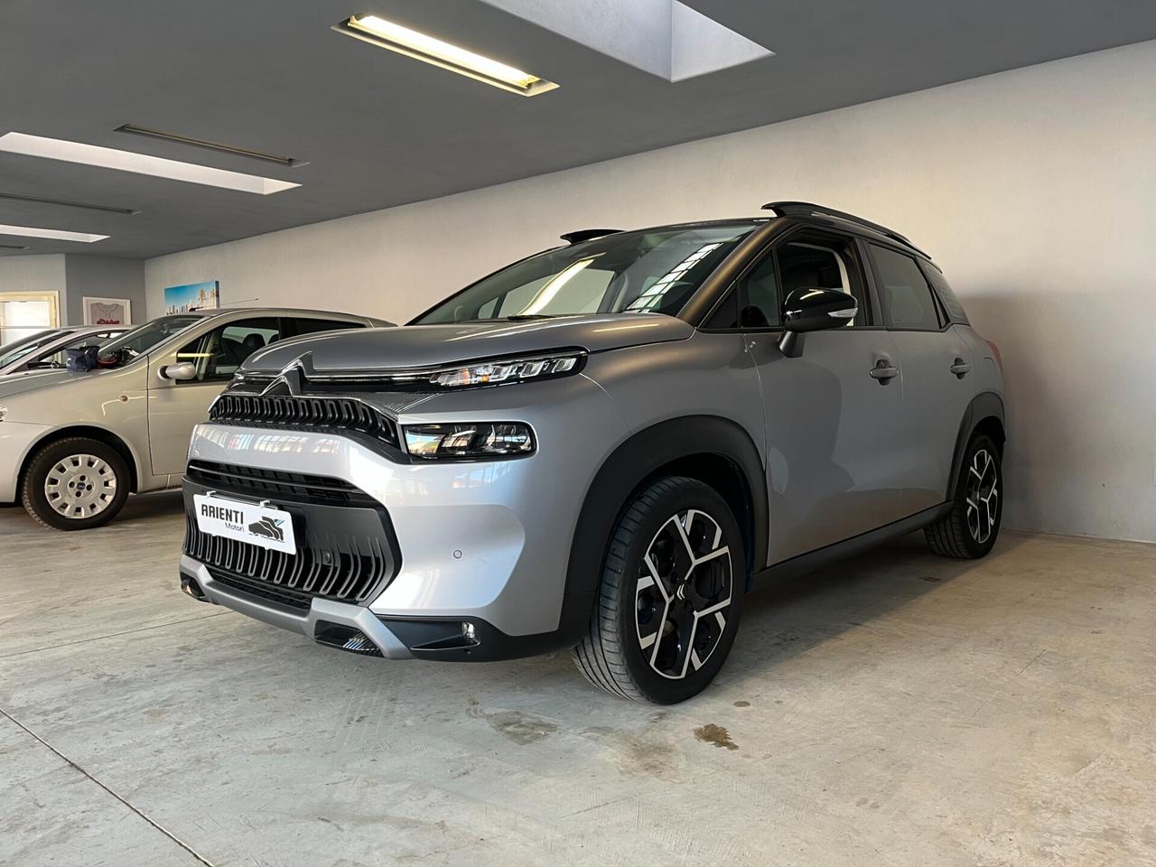 Citroen C3 Aircross 1.2cc SHINE 130cv CAMBIO AUTOMATICO-FULL OPTIONAL