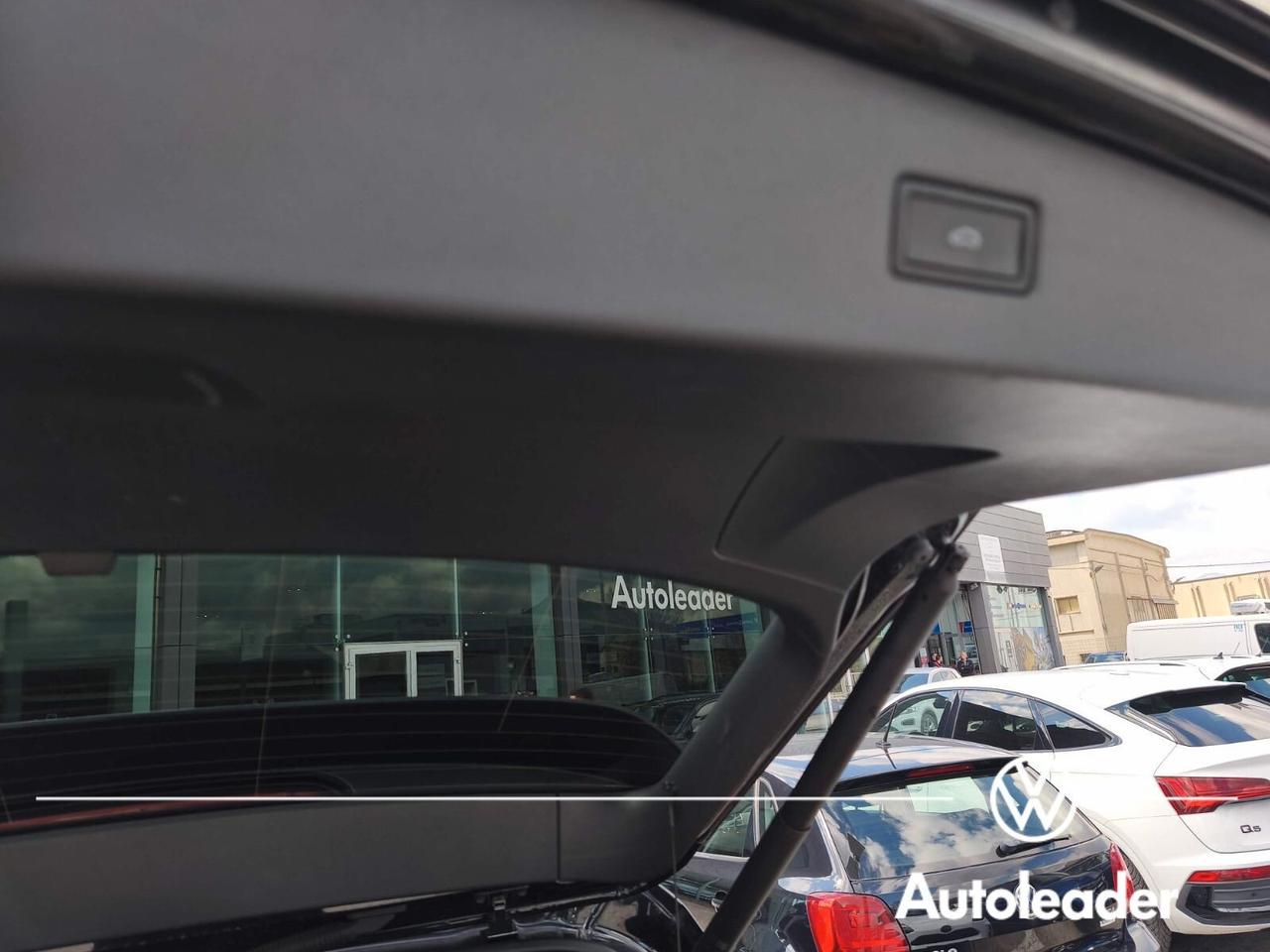 Volkswagen Tiguan 2.0 TDI 150 CV DSG R-Line Black Pack