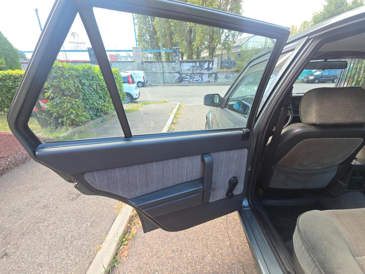 ALFA ROMEO 75 INDY 1.8 i.e.