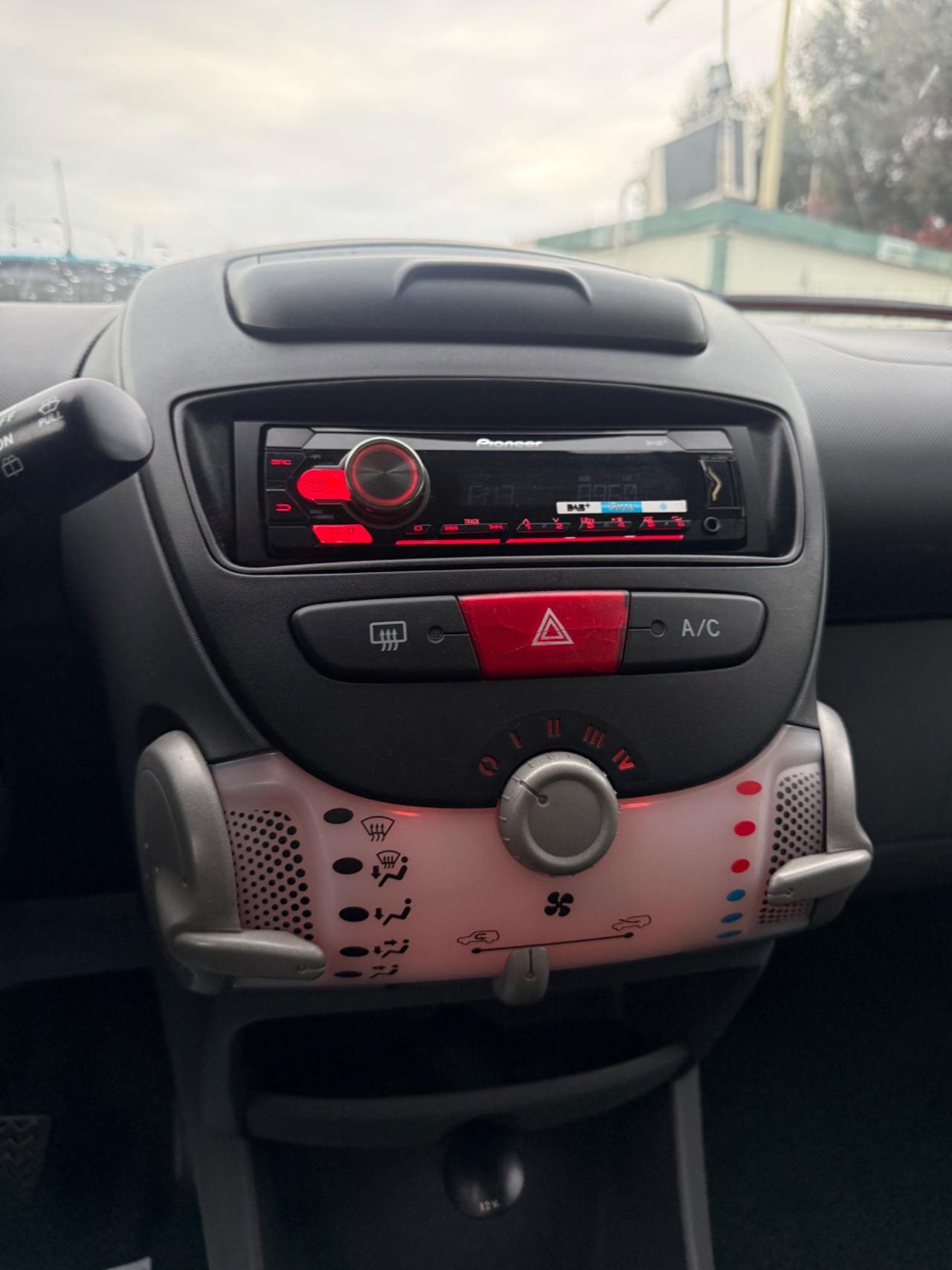 Toyota Aygo 1.0 12V VVT-i 5 porte,Clima,Radio,ecc.