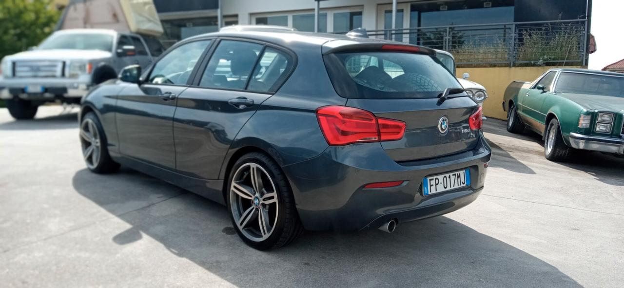 Bmw 116 BUSINESS 116 CV 5 PORTE NAVI CERCHI IN LEGA 18"