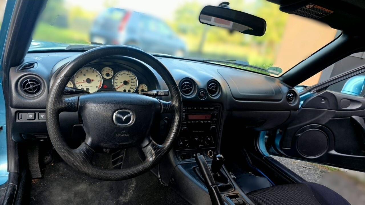 Mazda MX-5 1.6i 16V Rainbow
