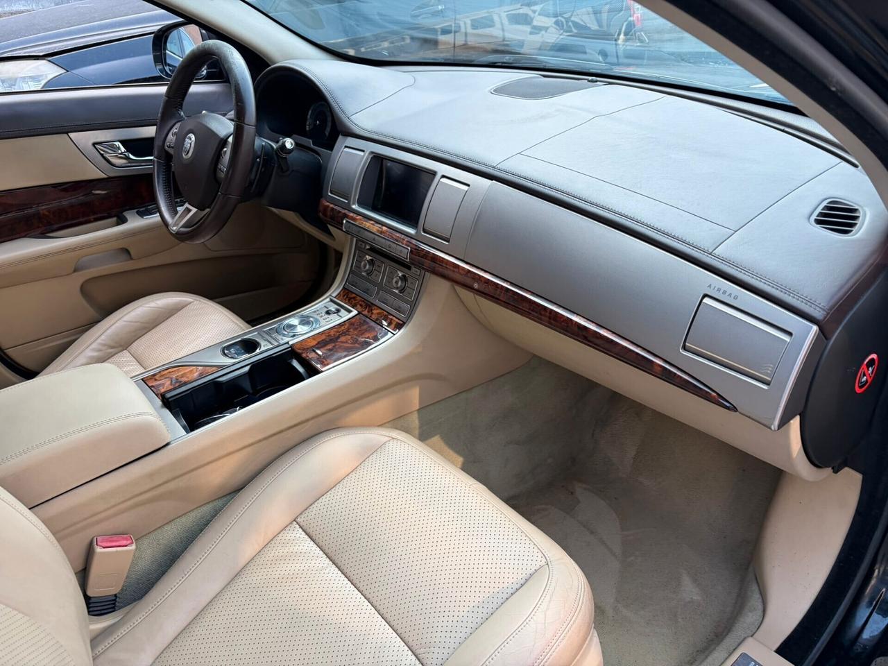 Jaguar XF 3.0 V6 Luxury*FULL OPTIONAL