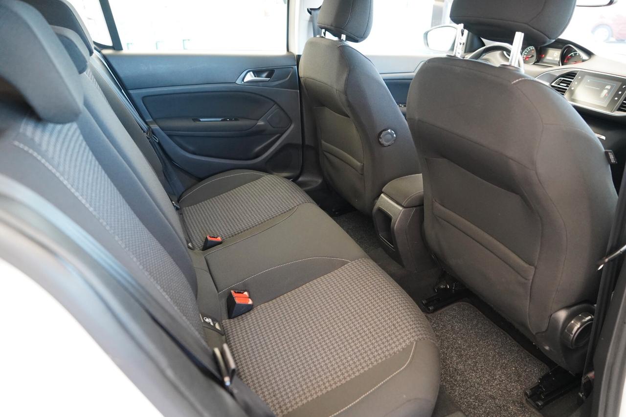 Peugeot 308 BlueHDi 130 S&S Business