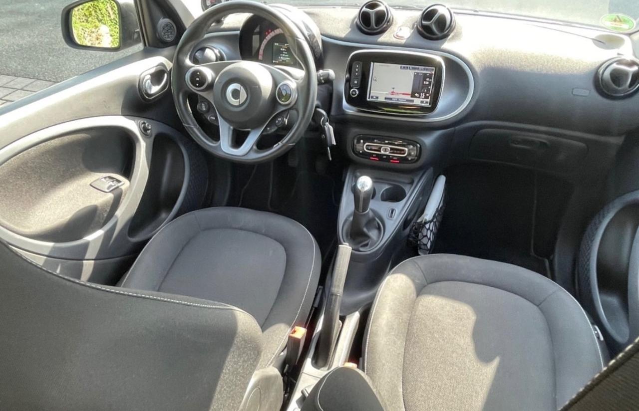 Smart ForFour 70 1.0 Passion Navi PDC