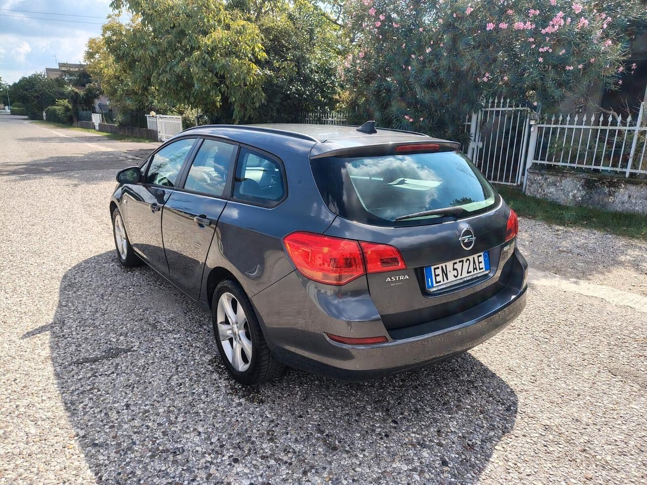 Opel Astra 1.7 CDTI 125CV Sports Tourer Cosmo