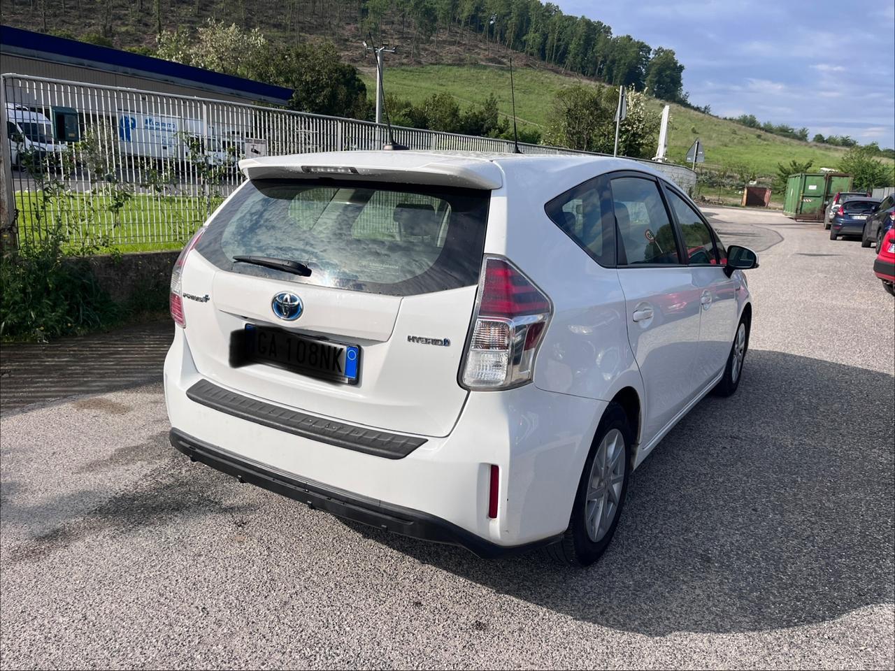 Toyota Prius 1.8 AWD Lounge