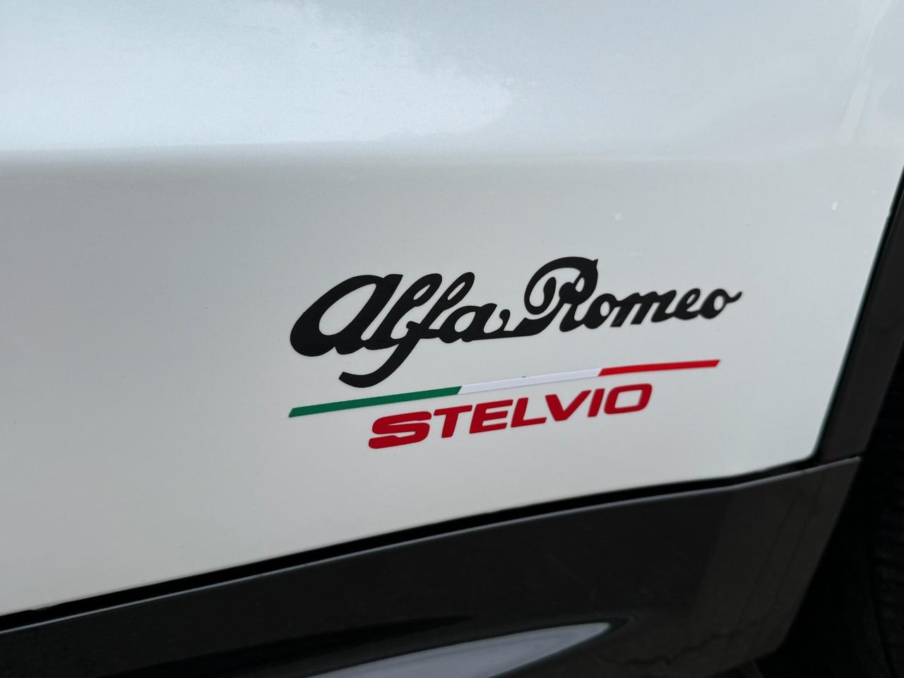 Alfa Romeo Stelvio 2.2 Turbodiesel 180 CV AT8 RWD Super