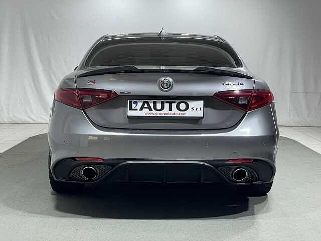 Alfa Romeo Giulia 2.2 Turbodiesel 210 CV AT8 AWD Q4 Veloce