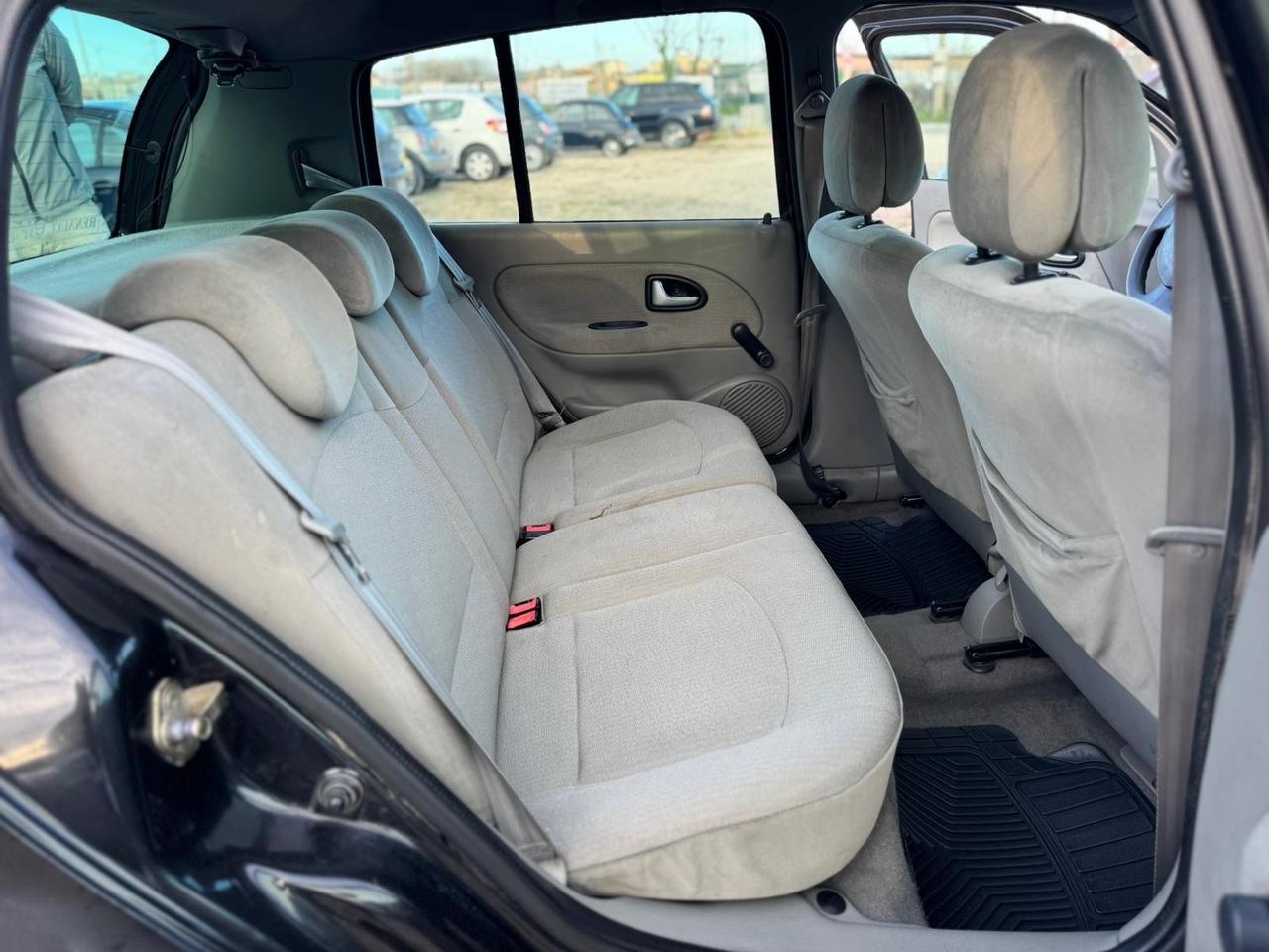 Renault Clio 1.2 16V cat 5 porte Privilège