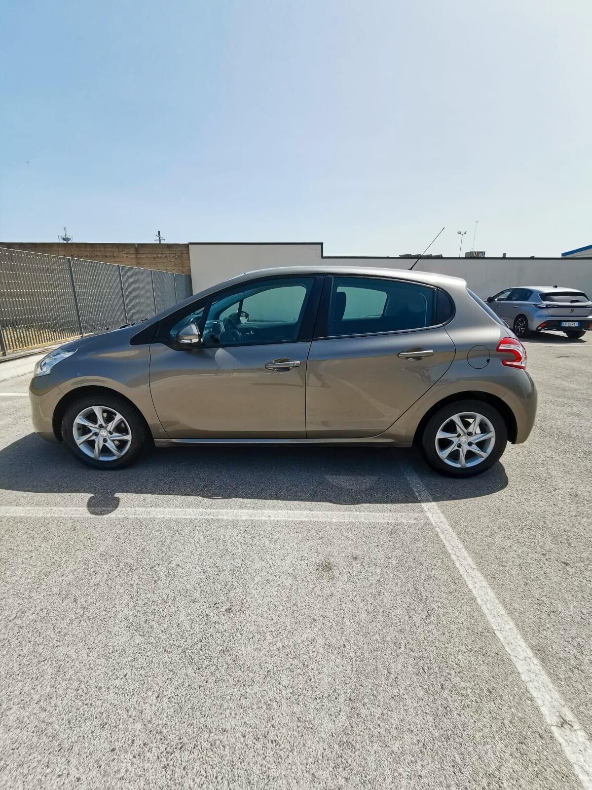 Peugeot 208 1.4 HDi 68 CV 5P. Active solo km.108000