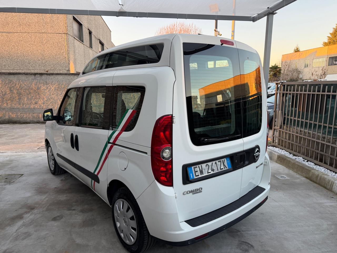 OPEL COMBO 1.6CDTI TETTO ALTO PEDANA OMOLOGATA DISABILI