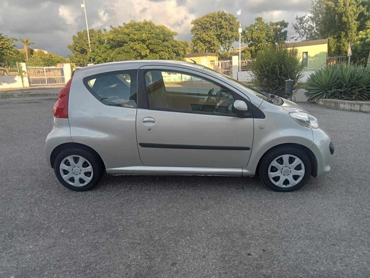 Peugeot 107 1.4 HDi 3p. Plaisir