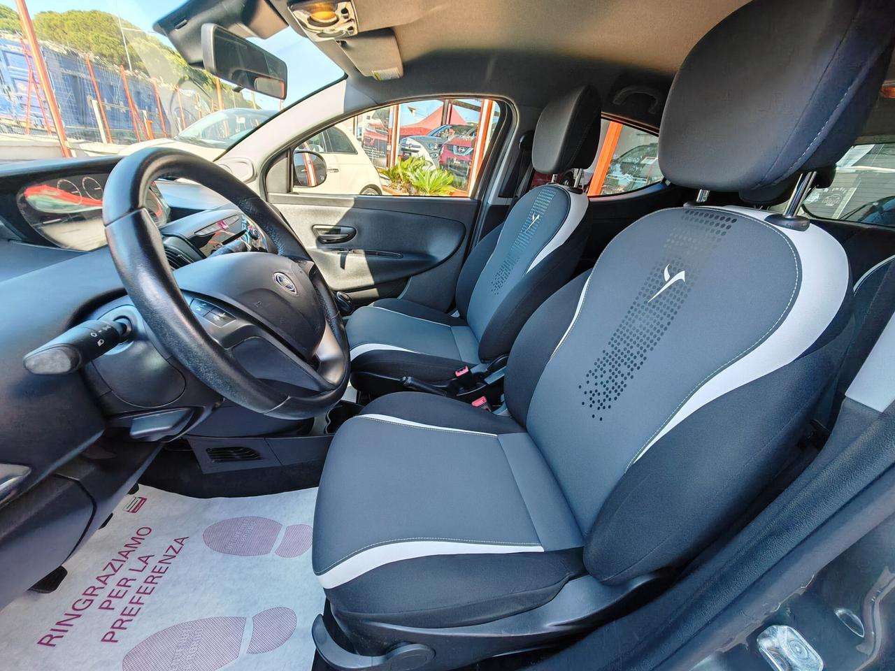 Lancia Ypsilon 1.2 benzina 11/2014 Cv69