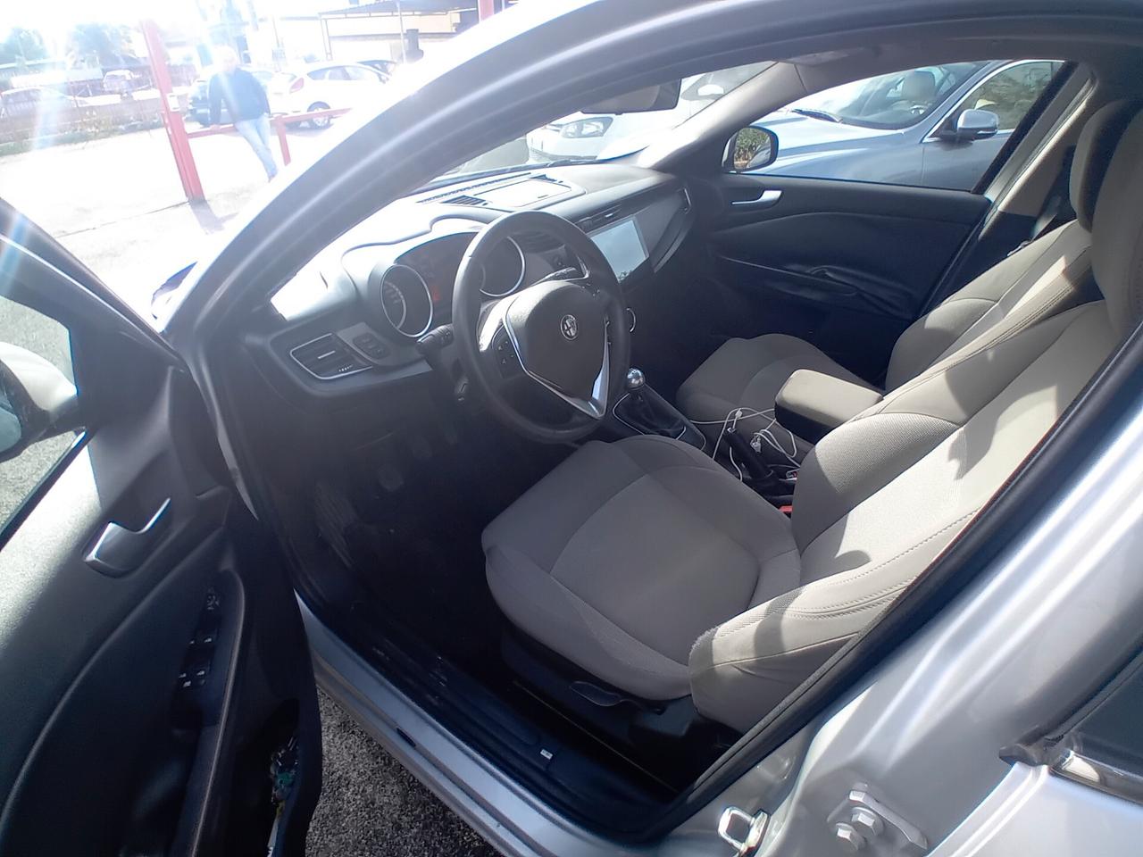 Alfa Romeo Giulietta 1.6 JTDm-2 105 CV Exclusive