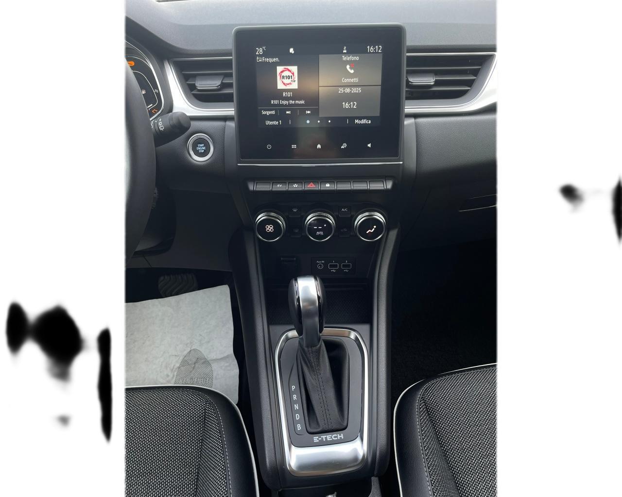 RENAULT Captur 1.6 E-Tech hybrid Intens 145cv auto