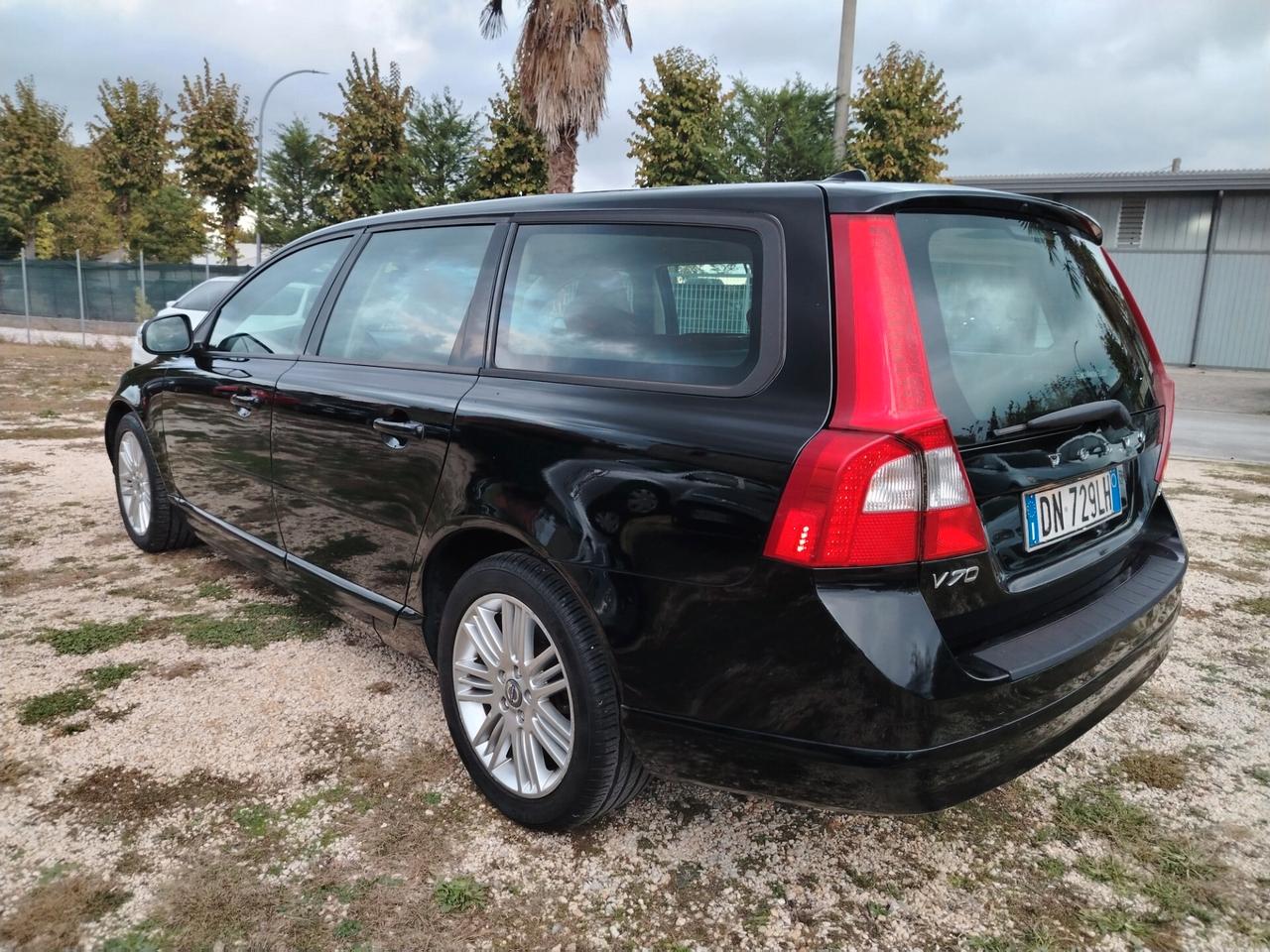 Volvo V70 2.4 D5 Summum