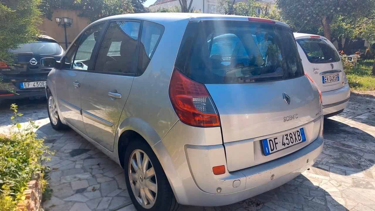 Renault Scenic Scénic 1.5 dCi/105CV Dynamique