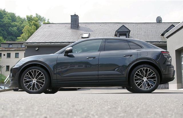 PORSCHE Macan Ev 265KW (360HP)