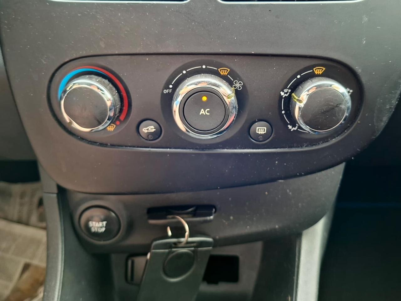 Renault Clio 1.5 dCi 75cv Live 2014