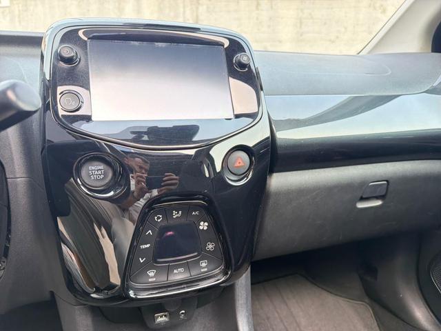 TOYOTA Aygo Connect 1.0 VVT-i 72 CV 5 porte x-wave
