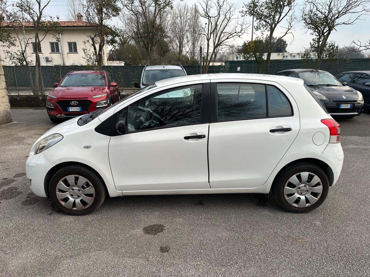 Toyota Yaris 1.0 5p. Now - 2011 - 109.000km Neop.