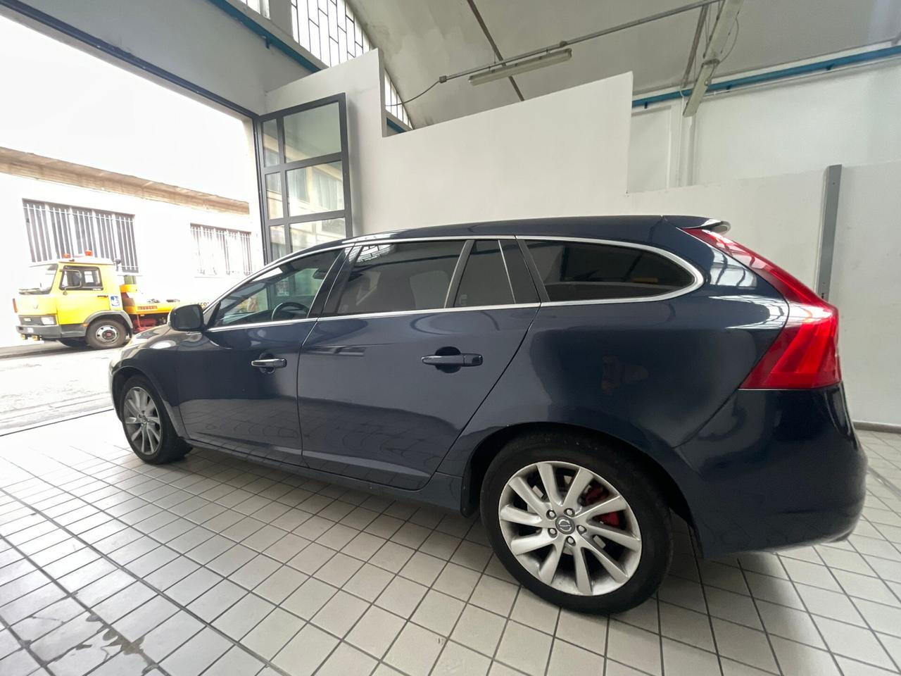 Volvo V60 D4 Geartronic Kinetic