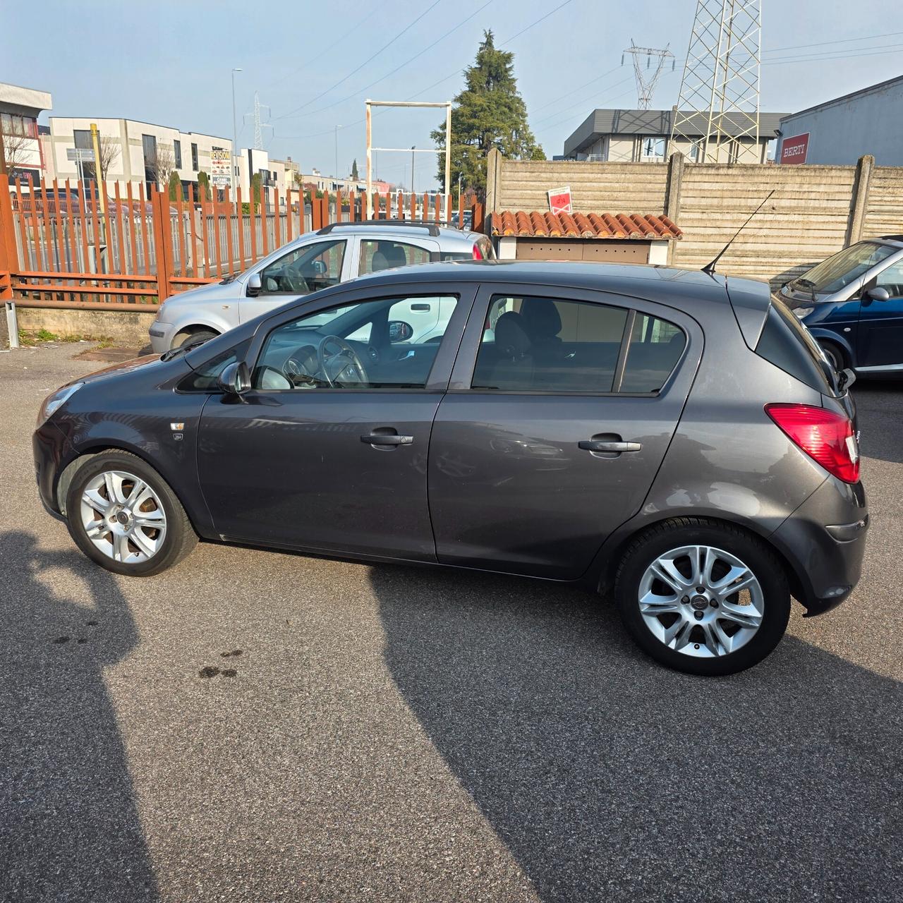 Opel Corsa 1.2 5 porte Cosmo