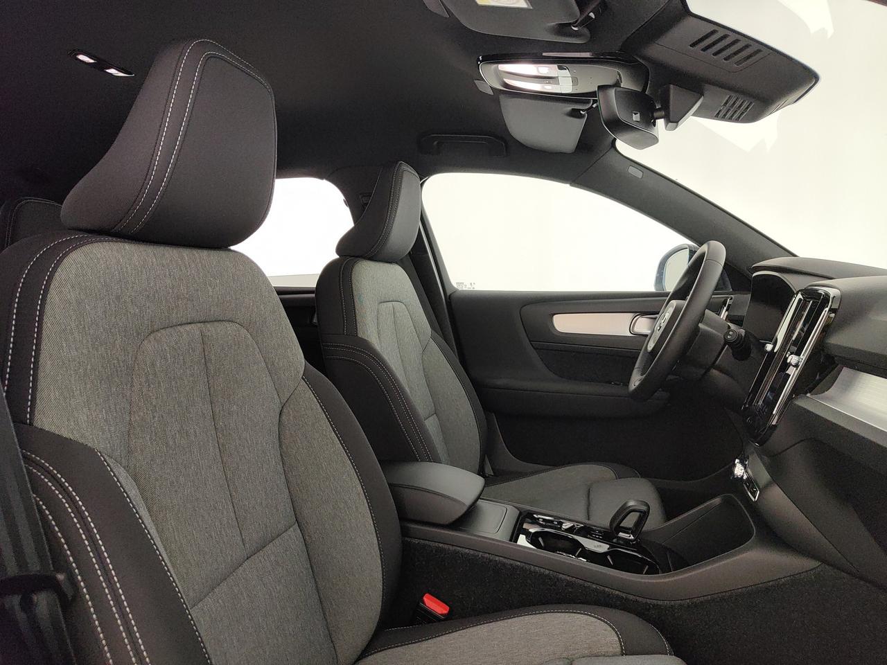 VOLVO XC40 2.0 b3 Plus Dark auto