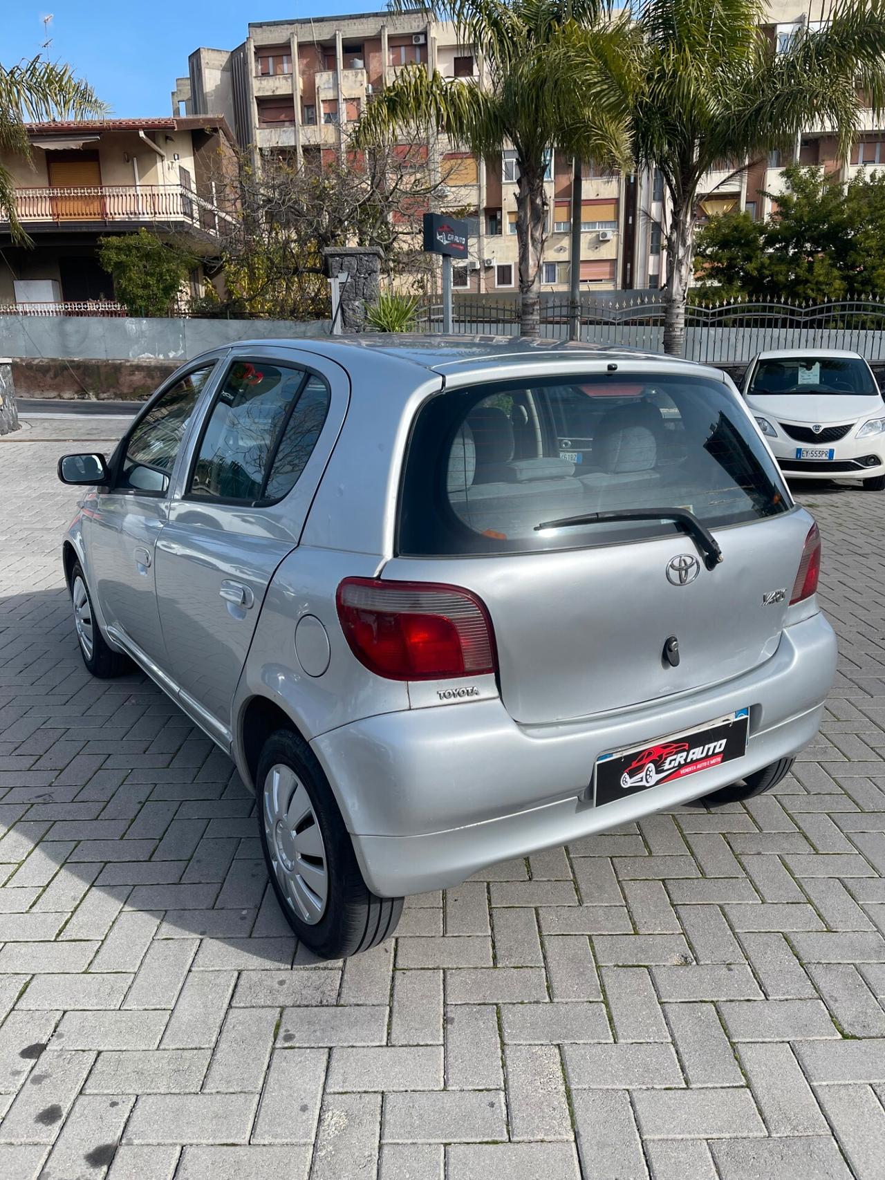 Toyota Yaris 1.0i 5 porte Sol