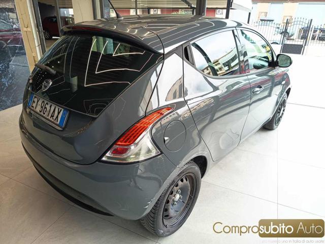 LANCIA Ypsilon 1.2 69 CV 5 porte Gold