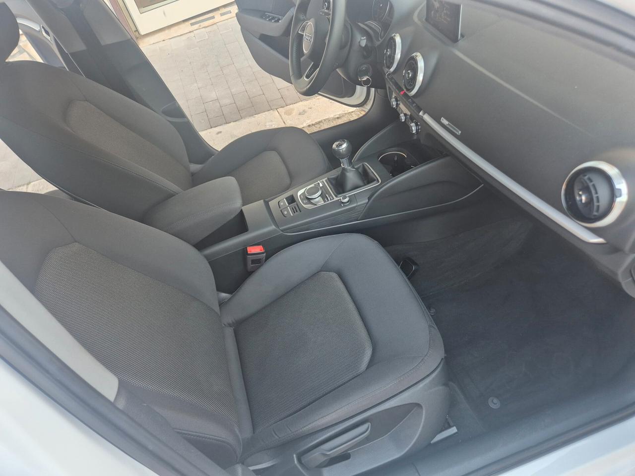 AUDI A3 ANNO 2018 FARI LED SOLI KM 90000 CERTIFICATI