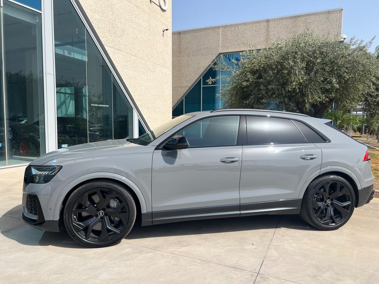 Audi RS Q8 4.0 mhev possibilità noleggio no scoring