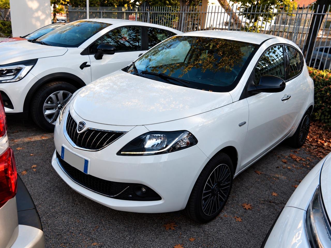 Lancia Ypsilon 1.0 FireFly 5 porte S&S Hybrid Ecochic Gold