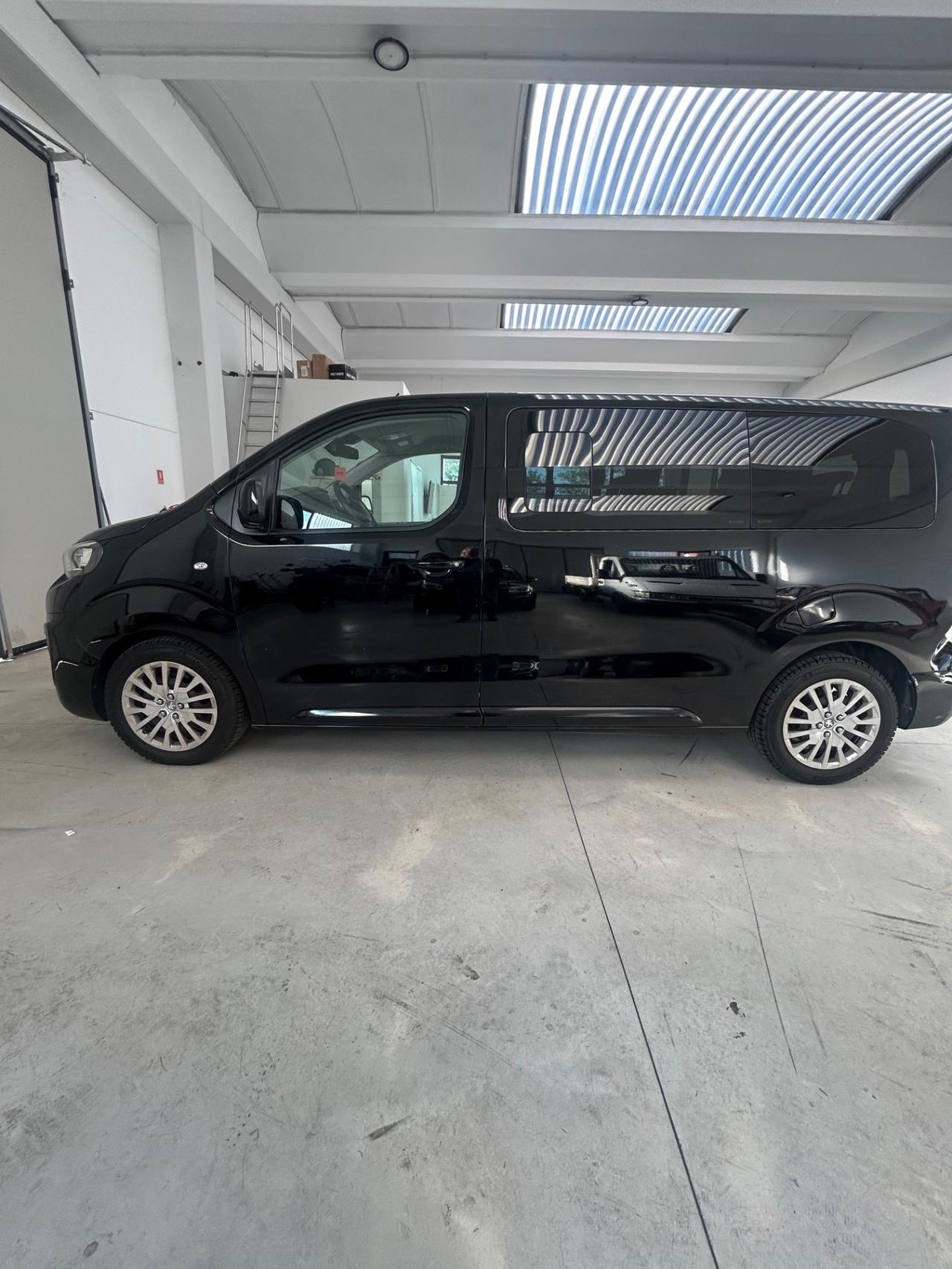 Peugeot Traveller BlueHDi 150 S&S Compact Business