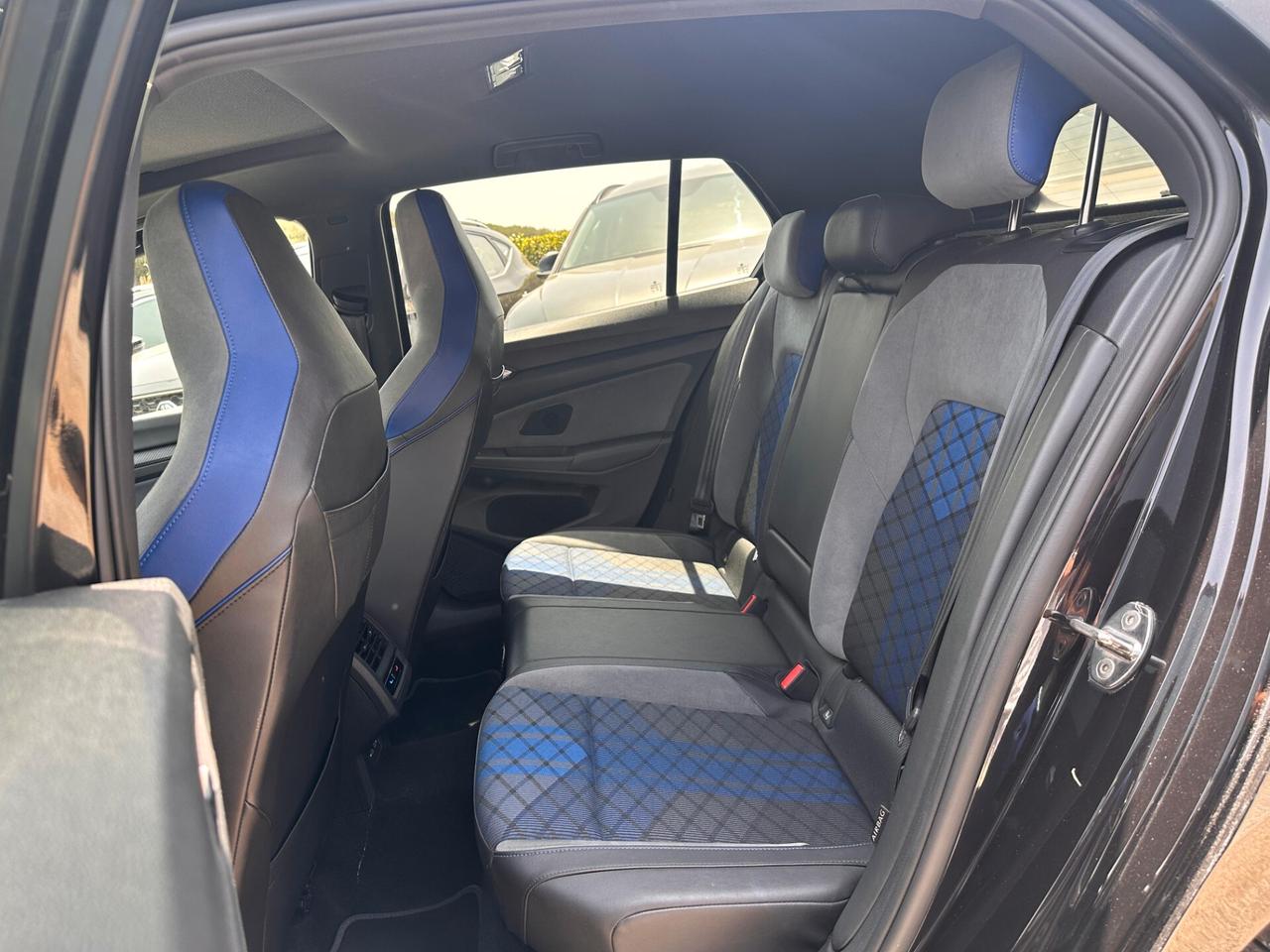 Volkswagen Golf 2.0 TSI DSG 4Motion R /PRONTA CONSEGNA/TETTO/HEAD UP DISPLAY/IQ LIGHT/DRIFT MODE/HARMAN KARDON/