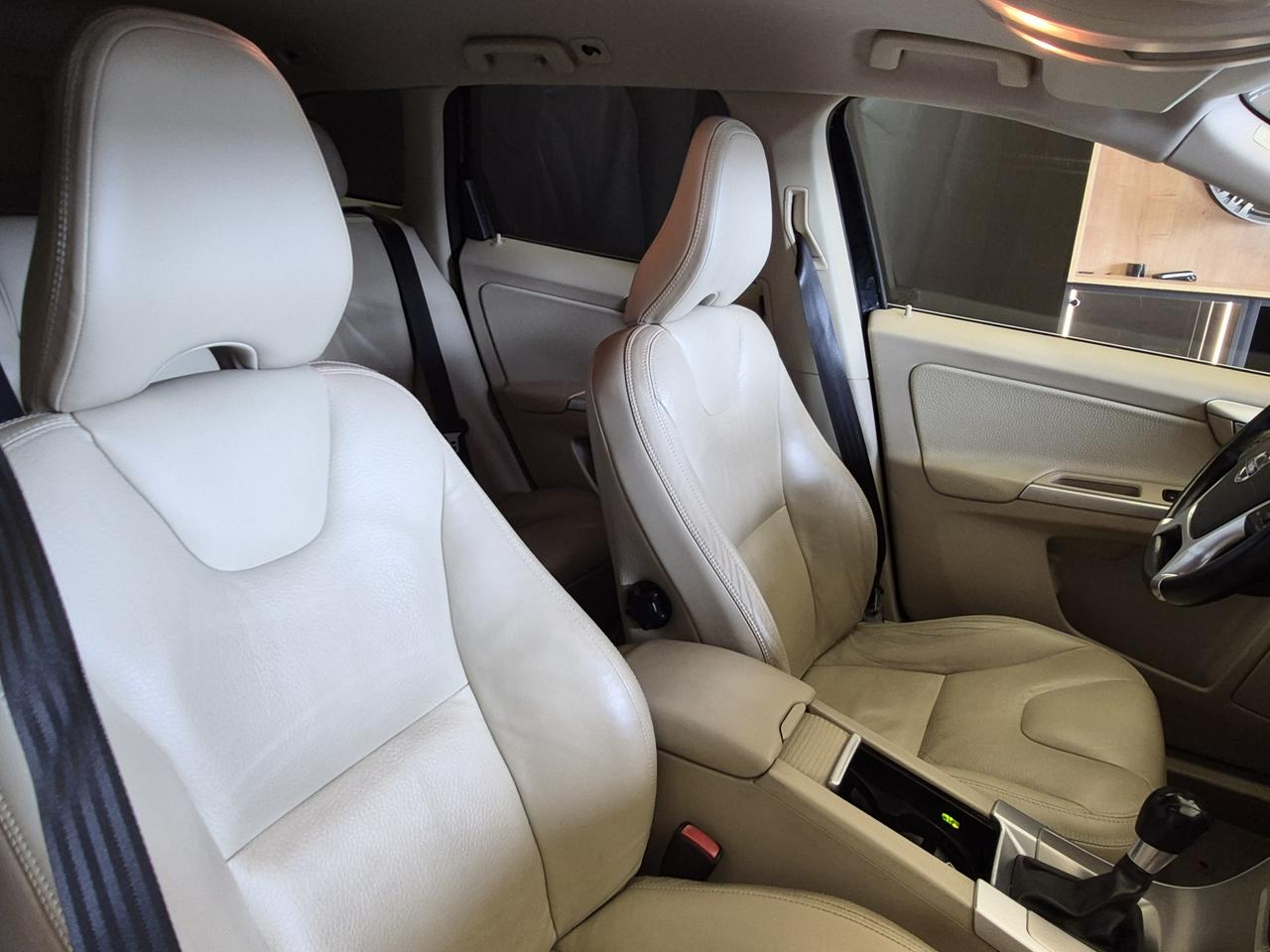 VOLVO XC60 2.4 d5 Summum awd 205cv