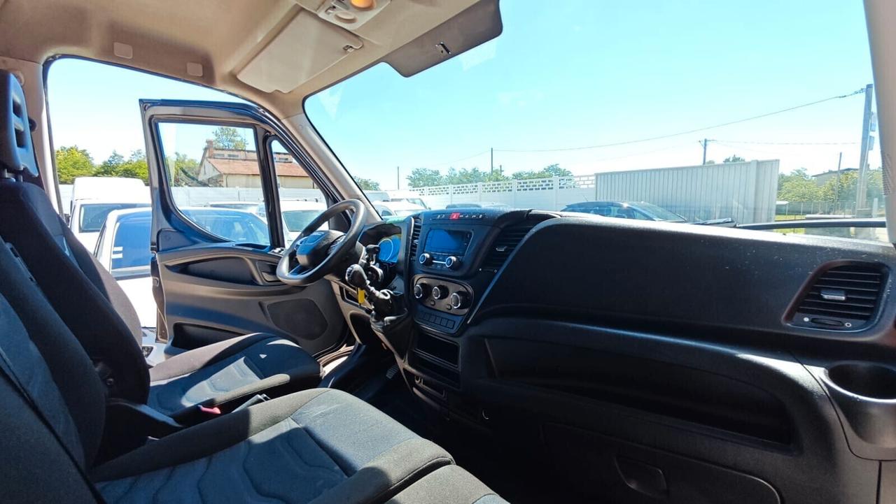 Iveco Daily 35S18HA8V 3.0 HPT PM-TN Furgone Hi-Matic