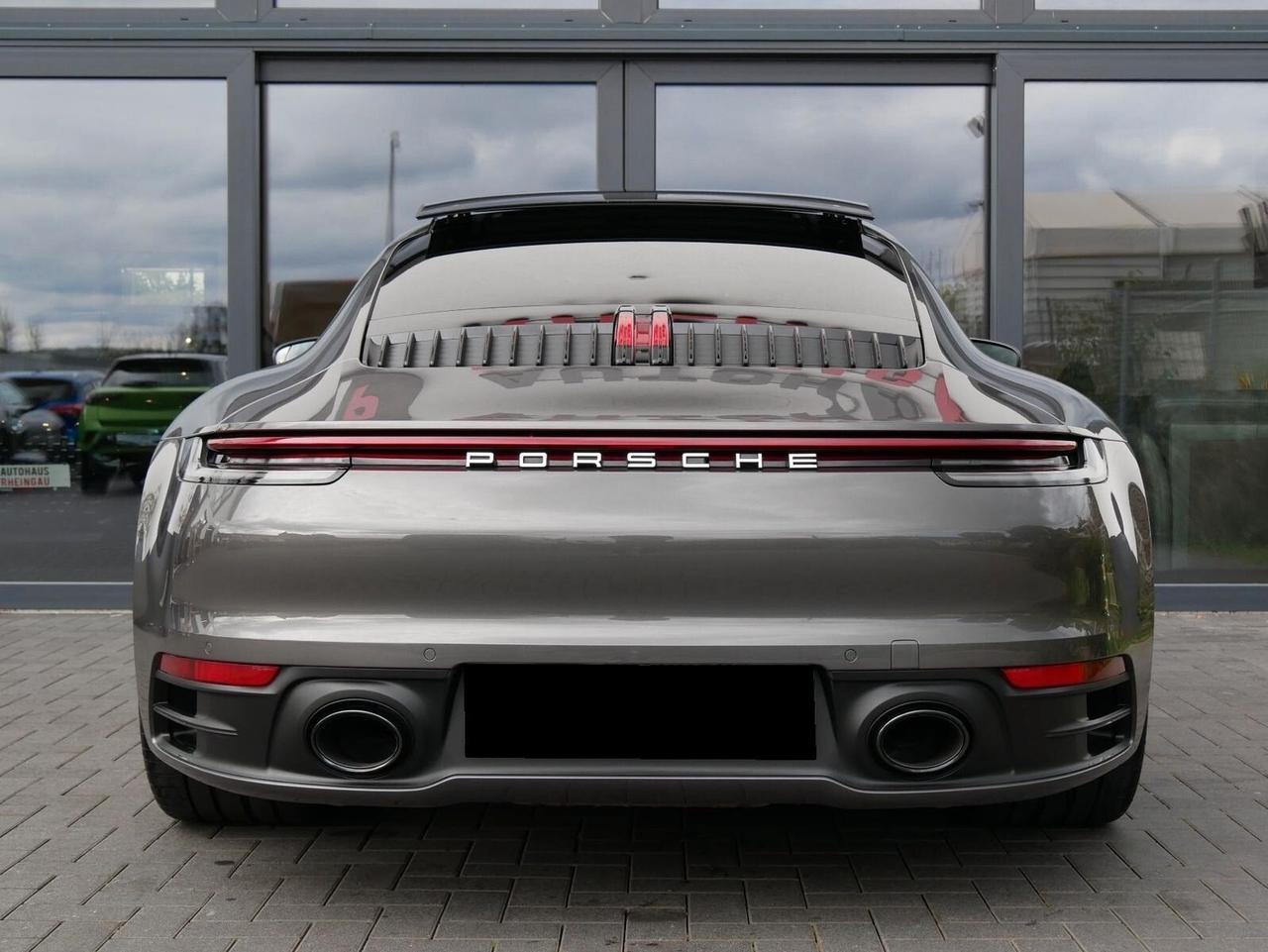 Porsche 911 Carrera