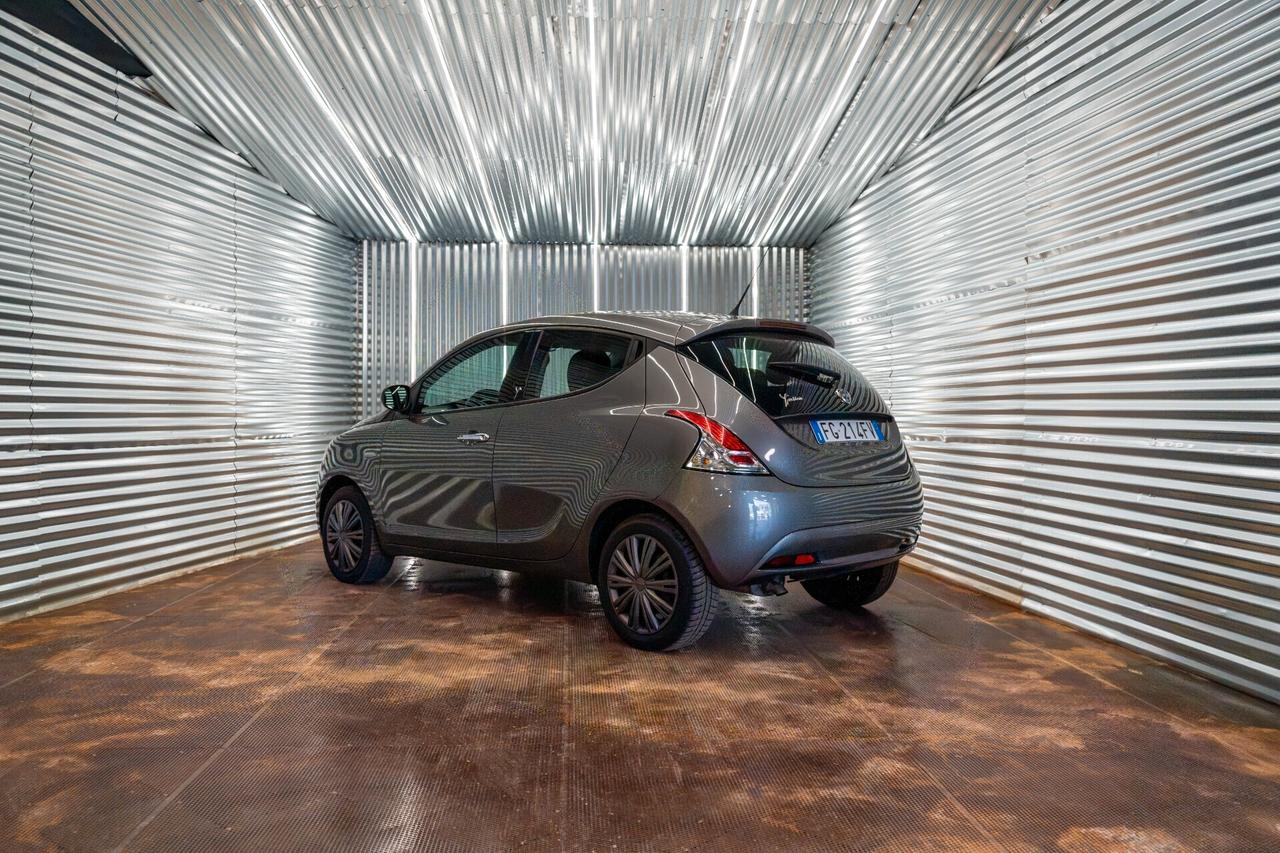 Lancia Ypsilon 1.3 MJT 95 CV Platinum PERMUTA