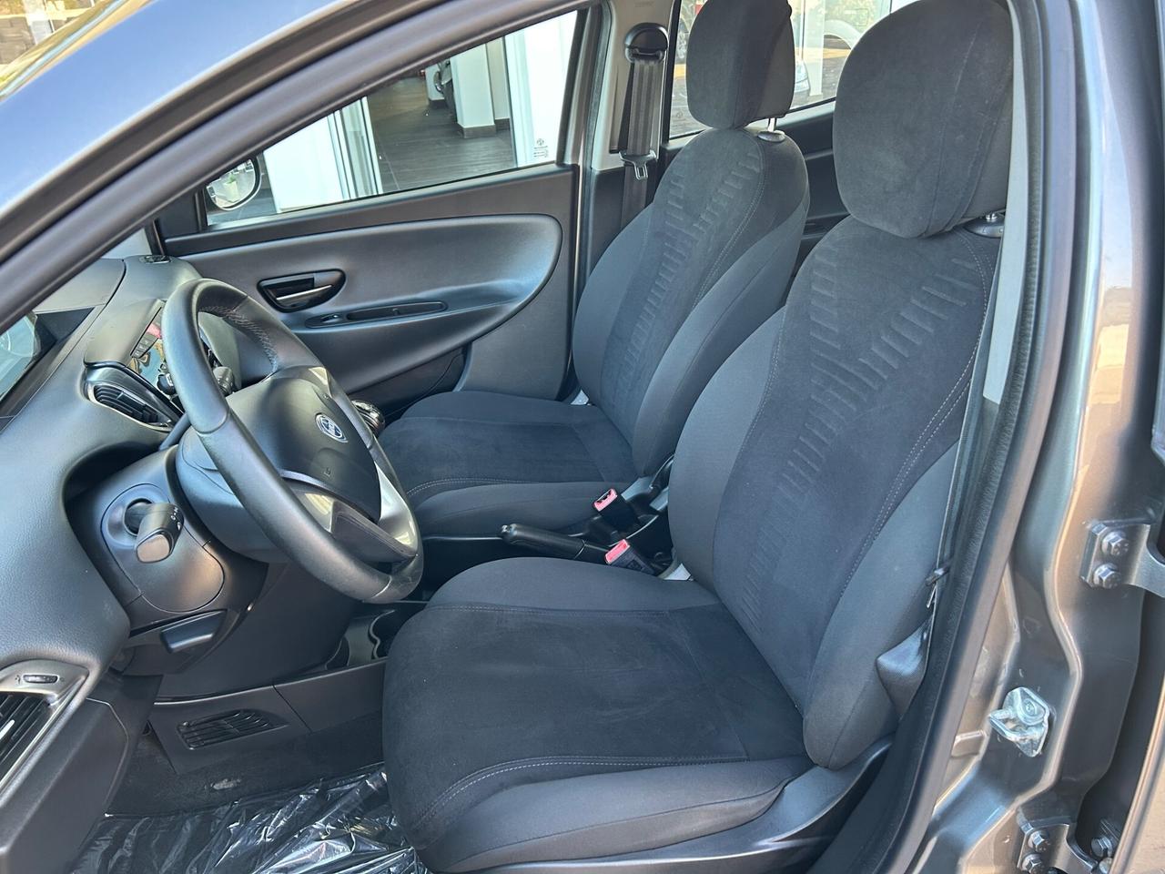 Lancia Ypsilon 1.2 69 CV 5 porte S&S Platinum