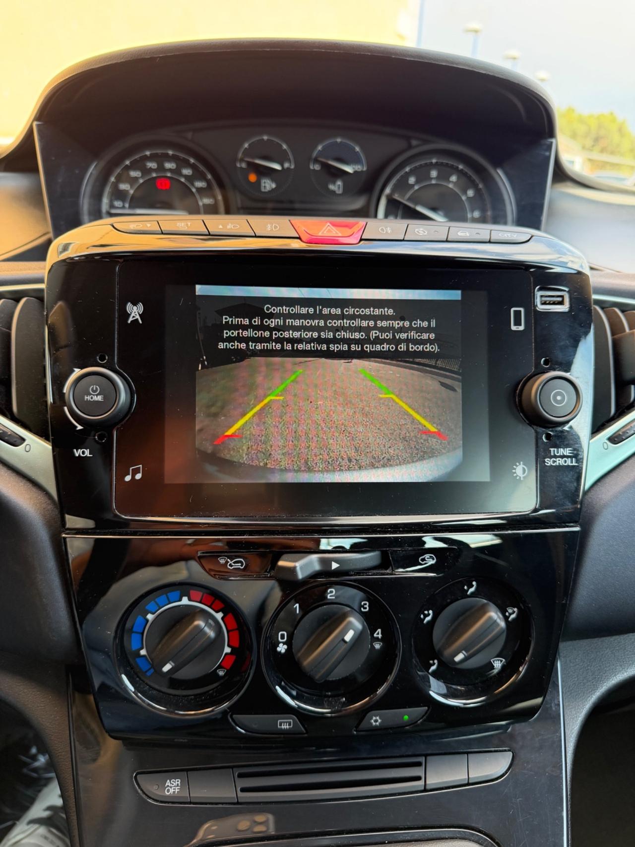Lancia Ypsilon 1.0 70cv Hybrid Alberta Ferretti 2023