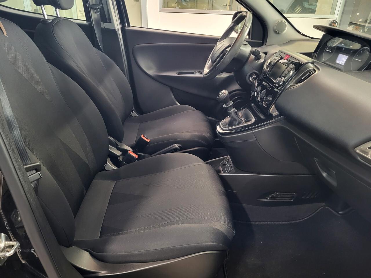 Lancia Ypsilon 1.2 69 CV 5 porte Platinum PREZZO REALE!!