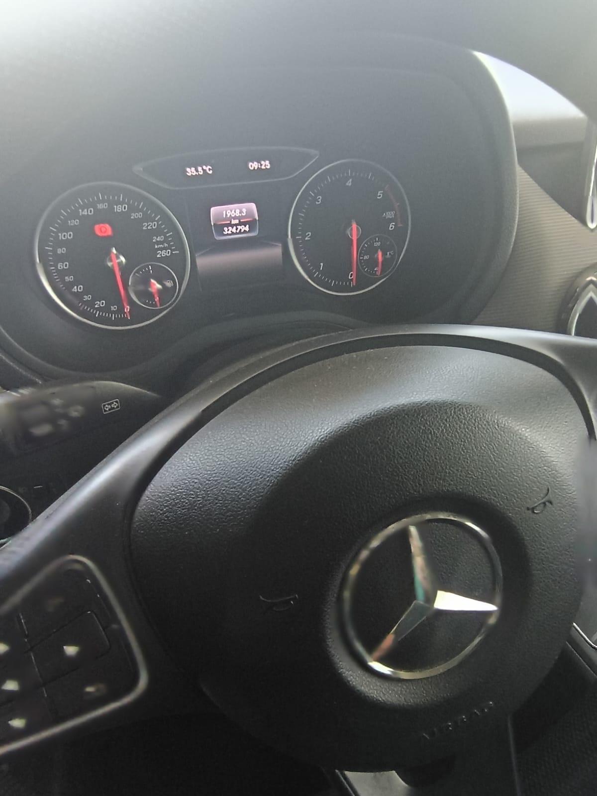 Mercedes-benz B 180 d Premium