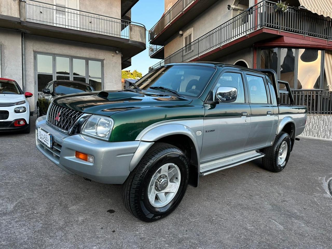 Mitsubishi L200 2.5 TDI 4WD Club Cab Pick-up GLS